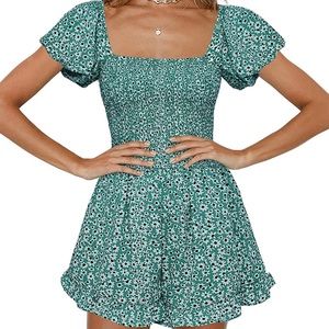 NEVER WORN! Green Floral Spring Romper 🌼💚